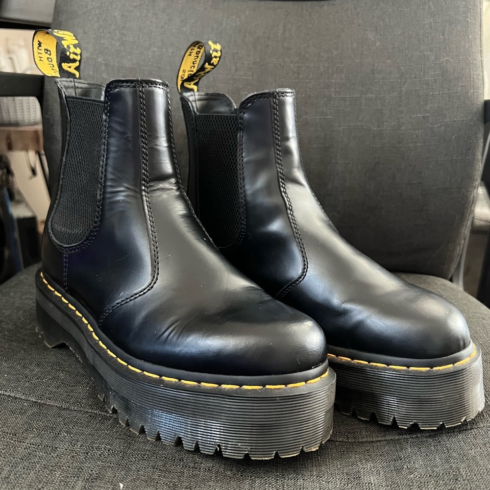 2976 POLISHED SMOOTH PLATFORM CHELSEA BOOTS